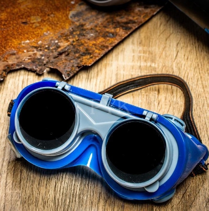 แว่นตาเชื่อมเหล็กBERALA