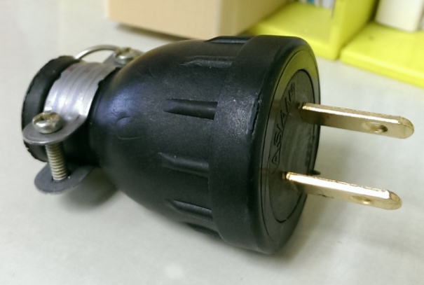 ปลั๊กยางตัวผู้2ขาแบน*24