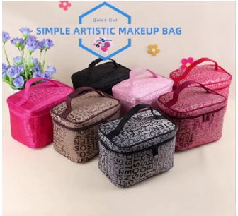 กระเป๋าเครื่องสำอางสำหรับเดินทาง