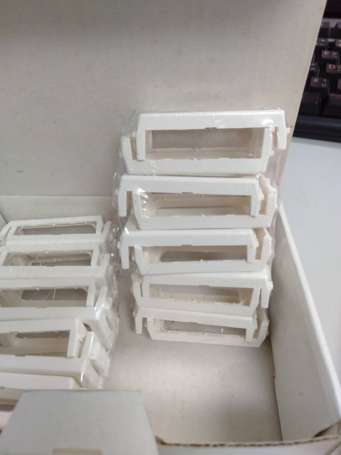 อะแดปเตอร์ใส่สวิตซ์ฺฺBticino16A(M9999)*10