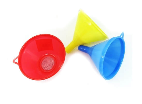 กรวยกรองพลาสติก20CM