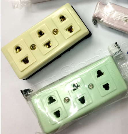 เต้ารับ3ที่2ขาTAC*12