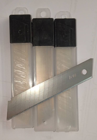 ใบมีดคัตเตอร์ใหญ่3ใบ*60