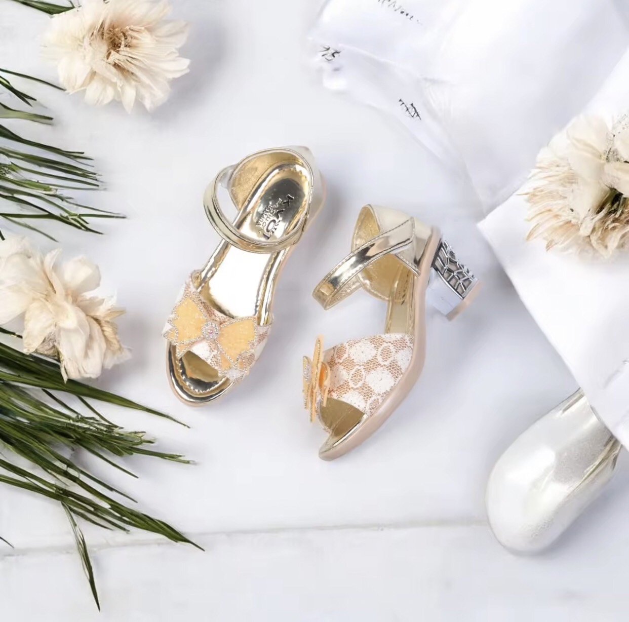 รองเท้าคัชชูเด็กมีส้น